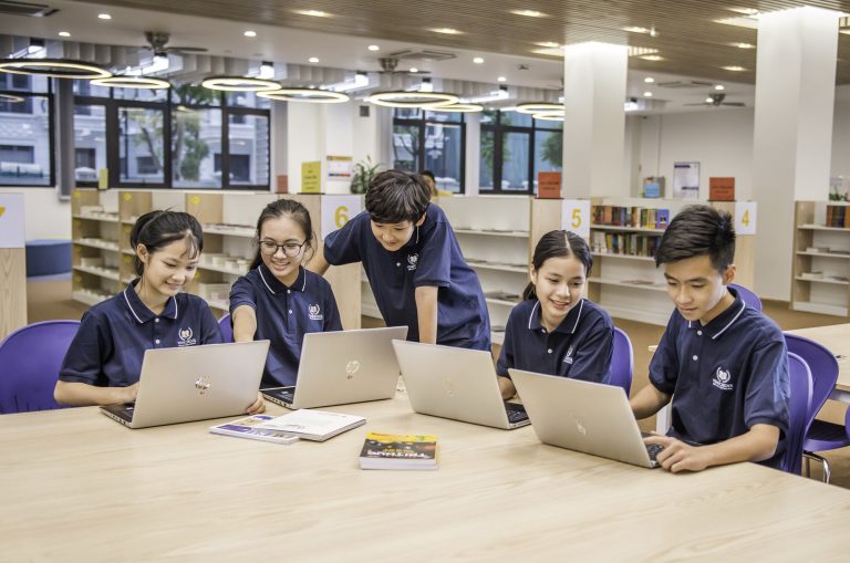 hoc-sinh-vinschool-tu-nghien-cuu-768x509-1 Học sinh Vinschool tự nghiên cứu