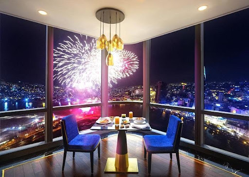 Ngắm nhìn thành phố về đêm