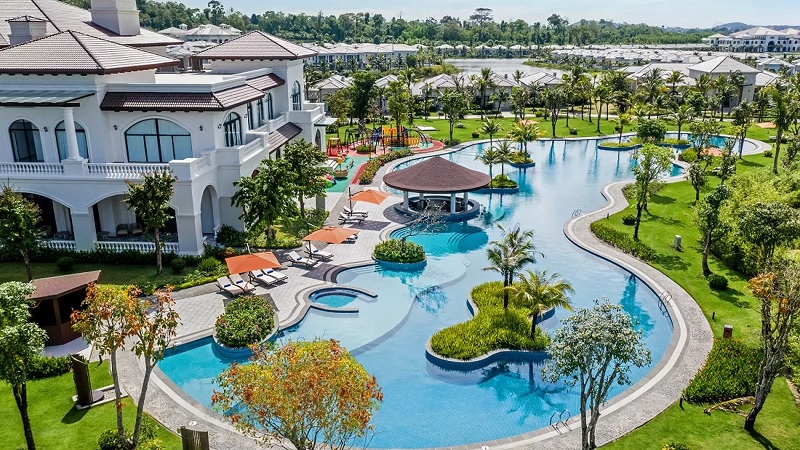 Vinpearl liên tiếp mở rộng hệ thống ở những địa điểm du lịch nổi tiếng