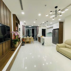 Sang nhượng căn hộ 2 phòng ngủ diện tích rộng, view thoáng, tầng trung Vinhomes
