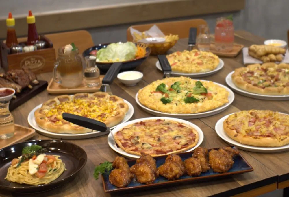 Menu pizza đa dạng tại The Pizza Company Vincom Trần Duy Hưng