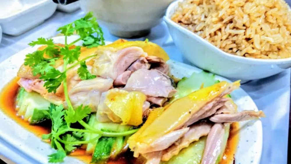 Cơm gà Hải Nam ngon chuẩn vị tại Chik's House